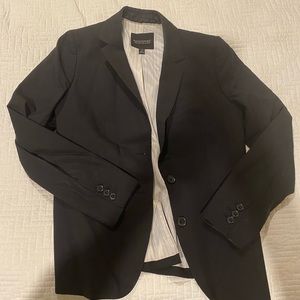 EUC Banana Republic “long and lean” blazer in black